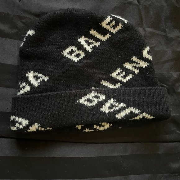 Balenciaga Archtype Allover Logo Beanie Hat in Black and White Camel Hair Wool - Picture 3 of 6